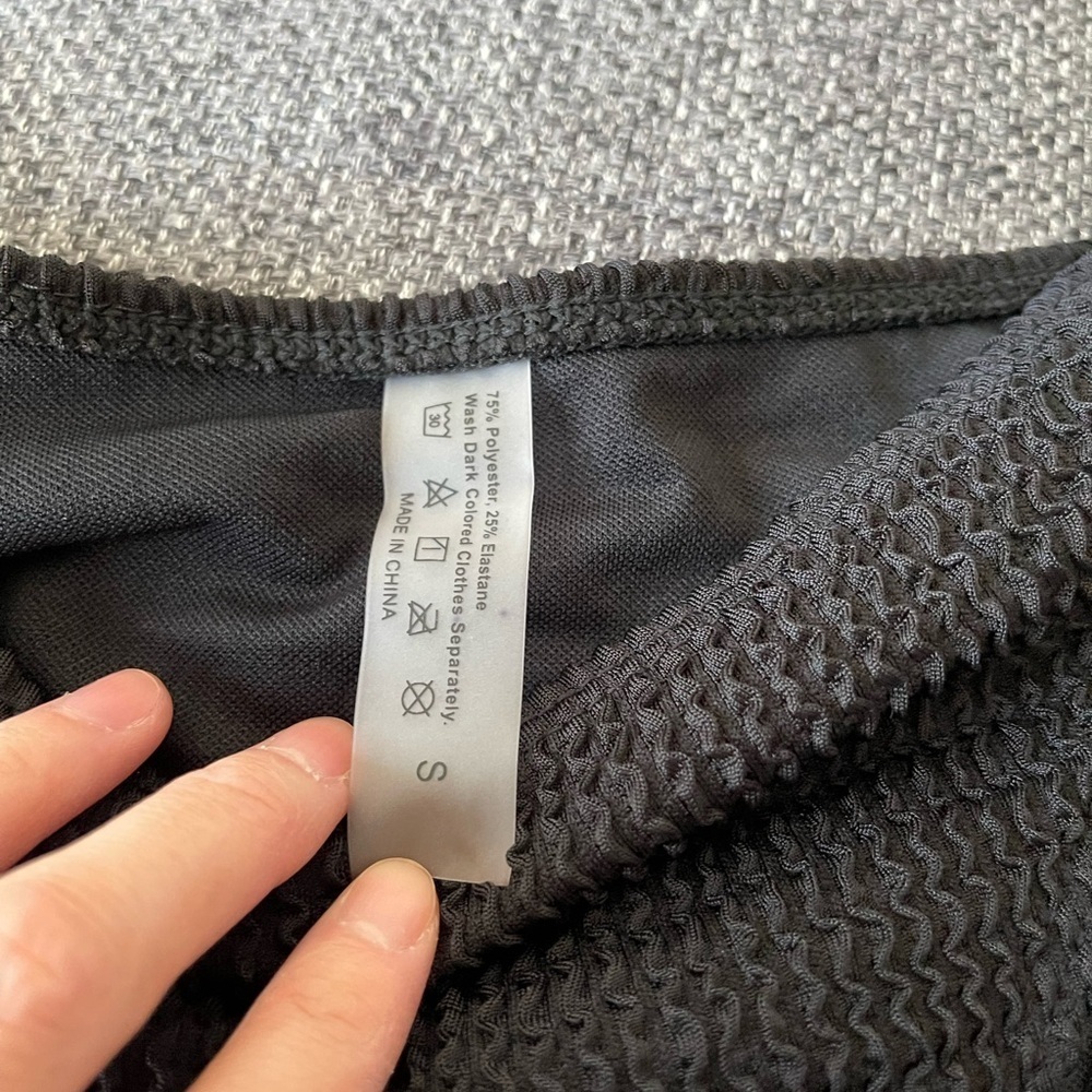 NWOT black bikinis sets - Picture 5 of 5
